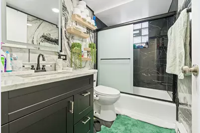 [Address not provided], Worth, IL 60482 - Photo 13