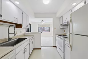 2144 Harbor Town Cir, Champaign, IL 61821 - Photo 13