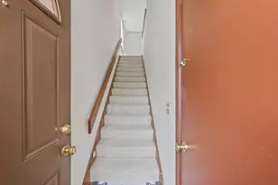 2144 Harbor Town Cir, Champaign, IL 61821 - Photo 5