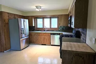 1546 Wheeler St, Woodstock, IL 60098 - Photo 13