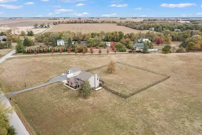 302 County Road 2650 N, Mahomet, IL 61853 - Photo 9