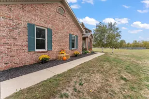 302 County Rd 2650 N, Mahomet, IL 61853 - Photo 15