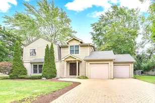 315 S Beverly Ln, Arlington Heights, IL 60005 - Photo 3