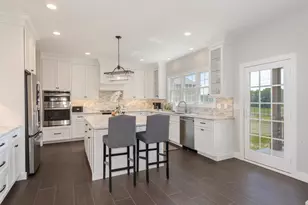 9491 Crossbow Dr, Bloomington, IL 61705 - Photo 9