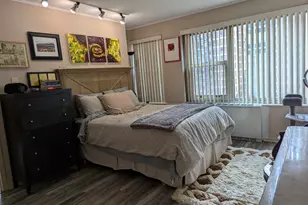 247 E Chestnut St, Chicago, IL 60611 - Photo 9