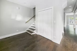 840 S Cuyler Ave, Oak Park, IL 60304 - Photo 3