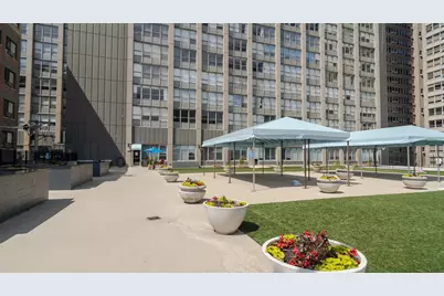 655 W Irving Park Road #3704, Chicago, IL 60613 - Photo 25