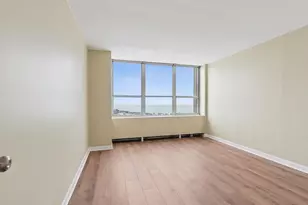 655 W Irving Park Rd, Chicago, IL 60613 - Photo 11