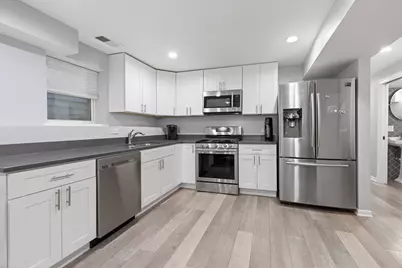 2528 N Fairfield Avenue, Chicago, IL 60647 - Photo 23