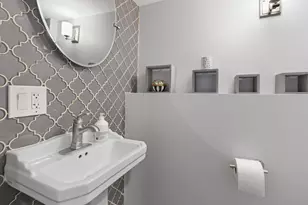 2528 N Fairfield Ave, Chicago, IL 60647 - Photo 31