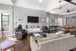 2528 N Fairfield Ave, Chicago, IL 60647 - Photo 5