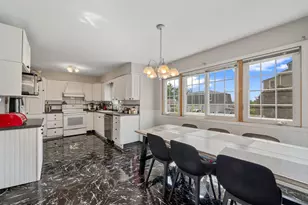 9740 Linn Ave, Schiller Park, IL 60176 - Photo 7