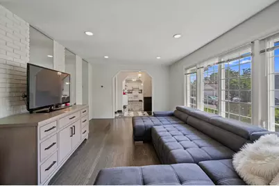 9740 Linn Avenue, Schiller Park, IL 60176 - Photo 11