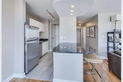 111 W Maple Street #2601, Chicago, IL 60610 - Photo 9