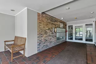 940 E Old Willow Rd, Prospect Heights, IL 60070 - Photo 3