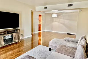 3240 N Manor Dr, Lansing, IL 60438 - Photo 5