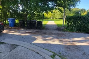 6542 N Hoyne Ave, Chicago, IL 60645 - Photo 11