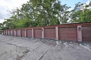 4946 Douglas Rd, Downers Grove, IL 60515 - Photo 19