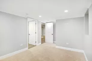 18307 Locust St, Lansing, IL 60438 - Photo 9