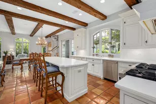 401 Glendale Ave, Oak Brook, IL 60523 - Photo 13