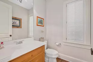 401 Glendale Ave, Oak Brook, IL 60523 - Photo 27