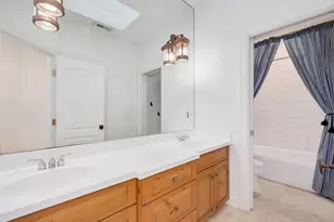 401 Glendale Ave, Oak Brook, IL 60523 - Photo 35