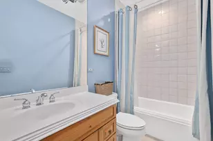 401 Glendale Ave, Oak Brook, IL 60523 - Photo 33