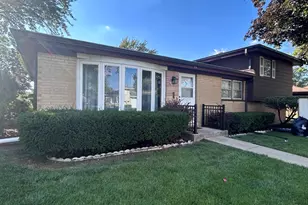 36 S Highview Ave, Addison, IL 60101 - Photo 1