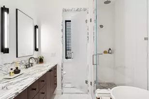 2237 W Roscoe St, Chicago, IL 60618 - Photo 5