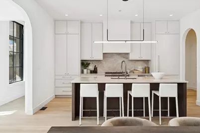 2237 W Roscoe Street #2W, Chicago, IL 60618 - Photo 3