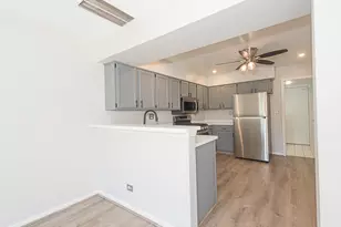 1409 Club Dr, Glendale Heights, IL 60139 - Photo 5