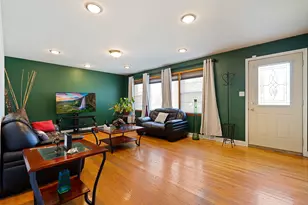 913 E 162nd Pl, South Holland, IL 60473 - Photo 3