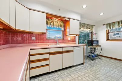 913 E 162nd Place, South Holland, IL 60473 - Photo 7