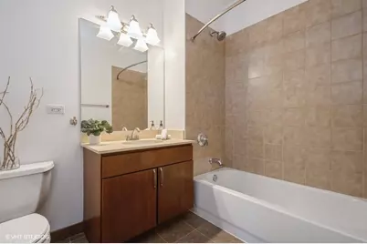 700 N Larrabee Street #115, Chicago, IL 60654 - Photo 9