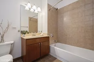 700 N Larrabee St, Chicago, IL 60654 - Photo 9