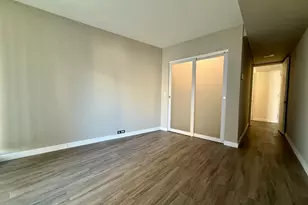 300 N State St, Chicago, IL 60654 - Photo 9