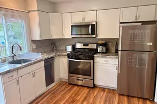 325 Rockhurst Rd, Bolingbrook, IL 60440 - Photo 5