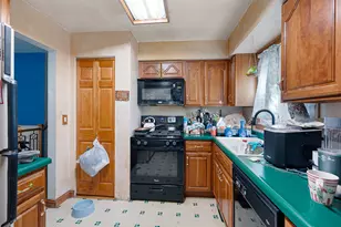 931 N Fairfield Rd, Round Lake Beach, IL 60073 - Photo 7