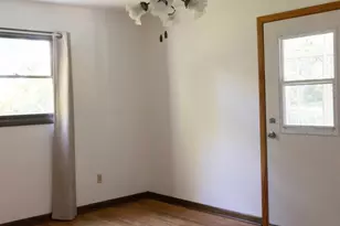 10520 Cemetery Rd, Pecatonica, IL 61063 - Photo 9