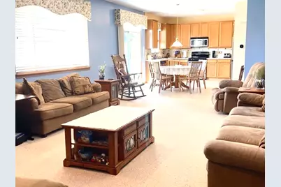 1056 Deertrail Court, Antioch, IL 60002 - Photo 7