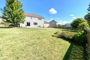 1056 Deertrail Ct, Antioch, IL 60002 - Photo 31