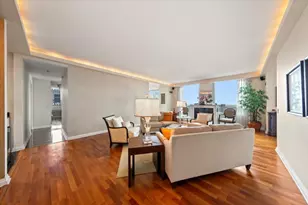 33 W Ontario St, Chicago, IL 60654 - Photo 3