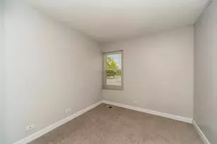 1886 Stockton Dr, Hoffman Estates, IL 60169 - Photo 9