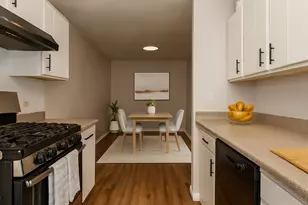 1886 Stockton Dr, Hoffman Estates, IL 60169 - Photo 3