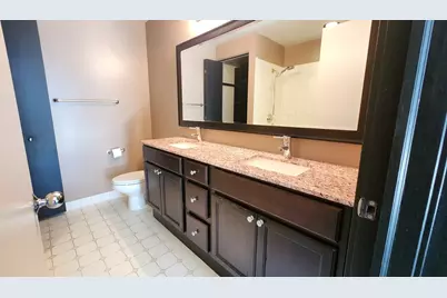 333 W Hubbard Street #323, Chicago, IL 60654 - Photo 23