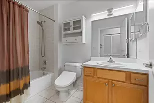 2337 W Wolfram St, Chicago, IL 60618 - Photo 15