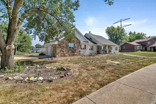 485 Trotter Dr, Coal City, IL 60416 - Photo 3