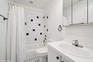 312 N May St, Chicago, IL 60607 - Photo 17