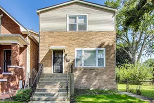 5828 W Iowa St, Chicago, IL 60651 - Photo 1