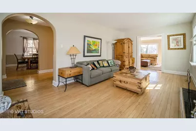 2117 Illinois Road, Northbrook, IL 60062 - Photo 3